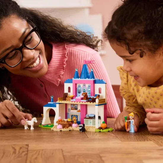 LEGO Disney 43283 Hamupipőke kastélya állatokkal