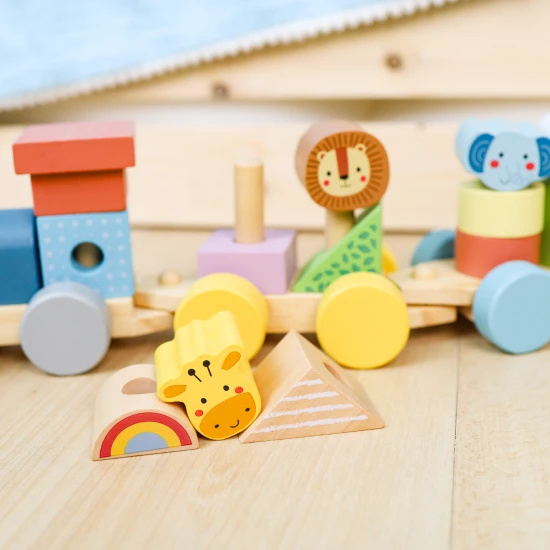 Fából készült összecsukható vonat