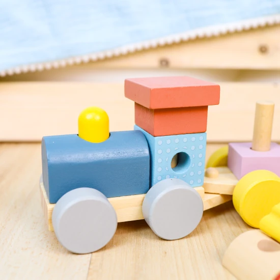 Fából készült összecsukható vonat