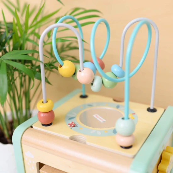 Fából készült motorkocka tevékenységekkel, Luka Pastel Tooky Toy játékkal