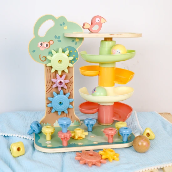 Színes foglalkoztató tábla labdapályával