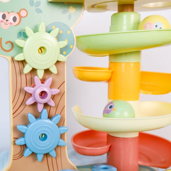 Színes foglalkoztató tábla labdapályával