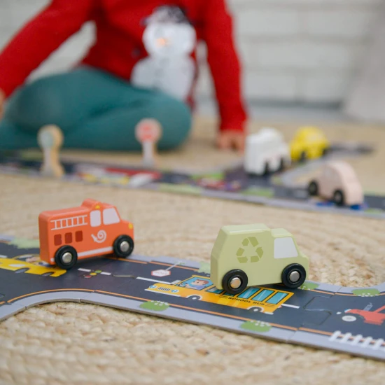 Fa játékautók készlet