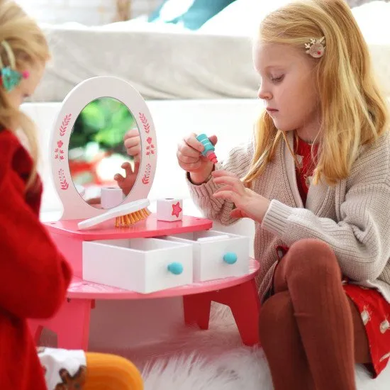 Kozmetikai asztal kis szépségeknek