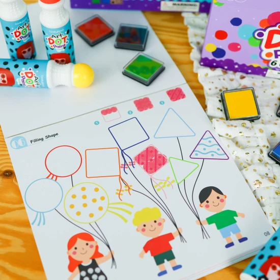 Egy nagy kreatív színkészlet csőben Festmény