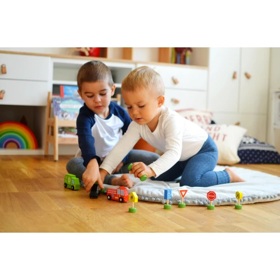 Tooky Toy fából készült járművek és közlekedési táblák készlet