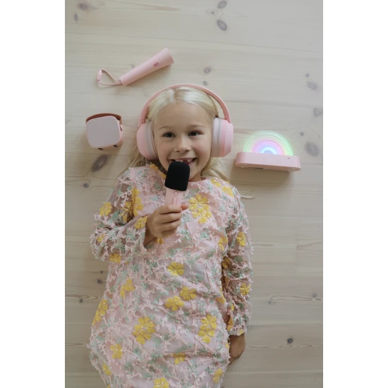 Hangolódjon a zenei hullámra, és éljen át egy felejthetetlen bulit.