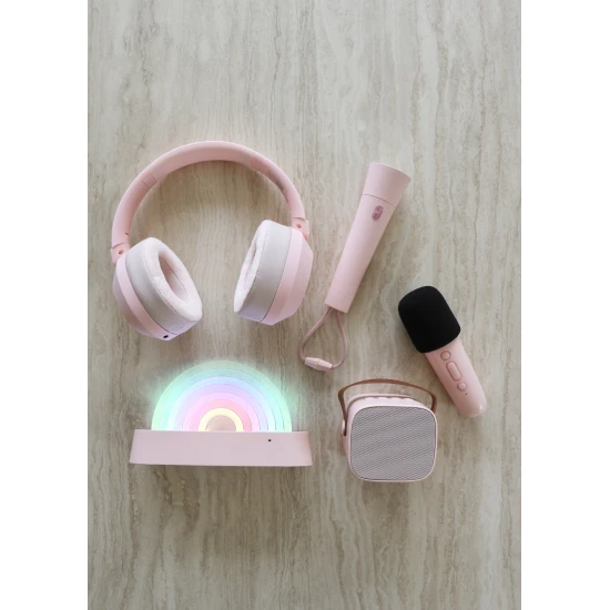 A rózsaszínben táncoló Rainbow lámpa a zene ritmusára változtatja a színeket.