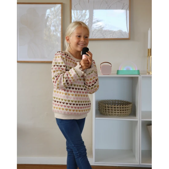 Hangolódjon a zenei hullámra, és éljen át egy felejthetetlen bulit.