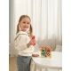 2Kids Toys Méhkaptár Montessori fajáték színes méhecskékkel és csipesszel a gyermekek motoros és vizuális készségeinek fejlesztésére.