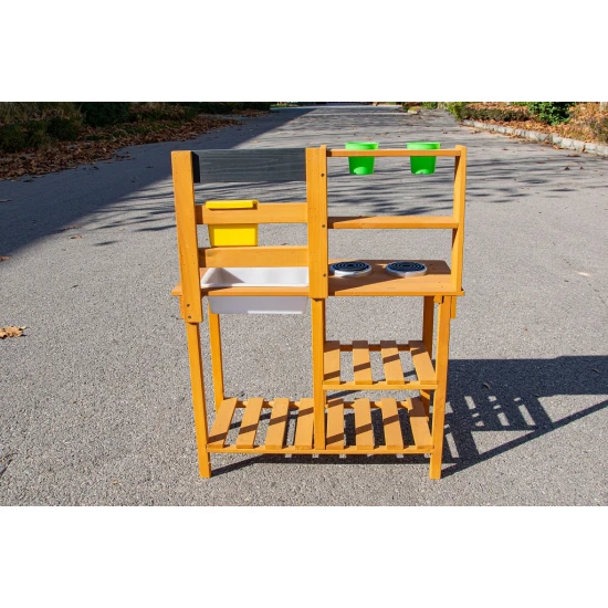 Fából készült kerti konyha mosogatóval