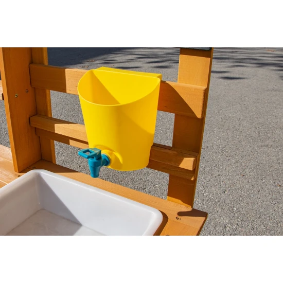 Fából készült kerti konyha mosogatóval