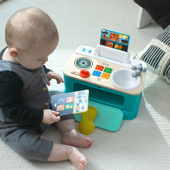Zenélő játék konyhácska Magic Touch Kitchen™ Pretend to Cook HAPE 9m+ Zenélő játék konyhácska Magic Touch Kitchen™ Pretend to Cook HAPE 9m+ Baby Einstein 12933-6