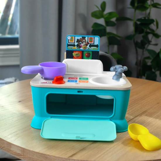 Zenélő játék konyhácska Magic Touch Kitchen™ Pretend to Cook HAPE 9m+ Zenélő játék konyhácska Magic Touch Kitchen™ Pretend to Cook HAPE 9m+ Baby Einstein 12933-6