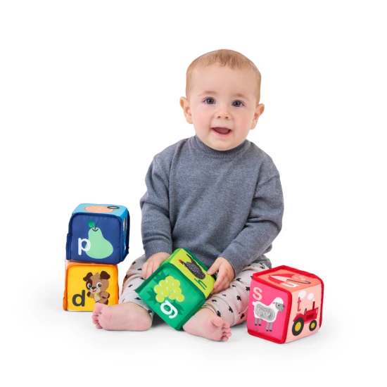 ABC textilkockák Alpha Stacks™ 4 db, 3h+ ABC textilkockák Alpha Stacks™ 4 db, 3h+ Baby Einstein 17304-4