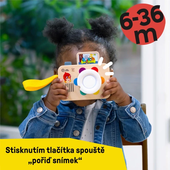 Baba Einstein kamera hanggal A színek elsajátítása gyerekjáték a Baby Einstein játékkamerával.
