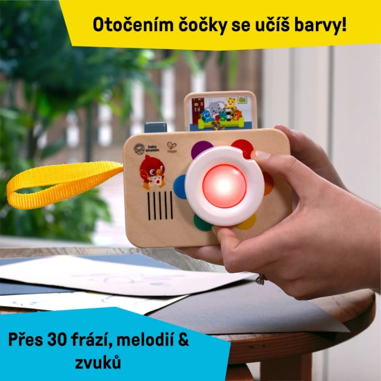 Baba Einstein kamera hanggal A színek elsajátítása gyerekjáték a Baby Einstein játékkamerával.