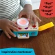 Baba Einstein kamera hanggal A színek elsajátítása gyerekjáték a Baby Einstein játékkamerával.