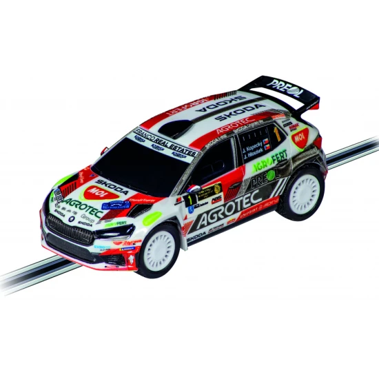 Carrera GO Škoda Rally autópálya FABIA RS autókkal az akciópályán.