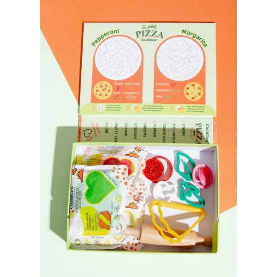 ChildGen modellező készlet Pizza - természetes gyurma formákkal és játszószőnyeggel.