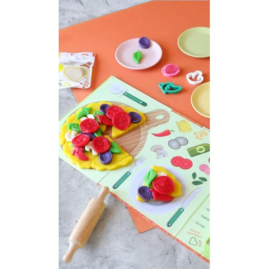 ChildGen modellező készlet Pizza - természetes gyurma formákkal és játszószőnyeggel.