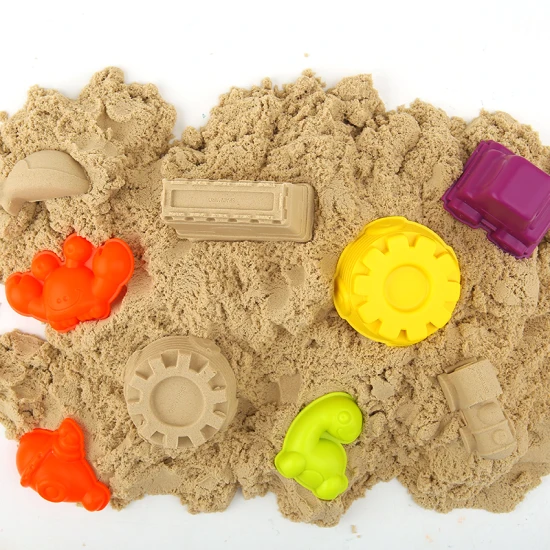 Jarmelo Kinetic Sand Deluxe készlet - Két zsák homok, 18 formázóeszköz és egy járóka