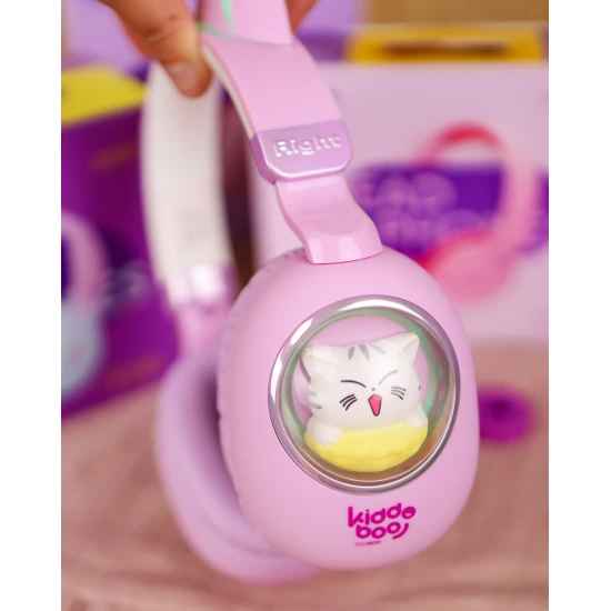 Vezeték nélküli gyerekfejhallgató Kiddoboo Delulu Lavender LED lámpával és macskafülekkel - biztonságos és stílusos fejhallgató gyerekeknek 7 éves kortól.