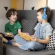 Kiddoboo gyerekfejhallgató Blue Sky kellemes kék színben hangerő-korlátozással és kényelmes kialakítású gyerekeknek 6 éves kortól.