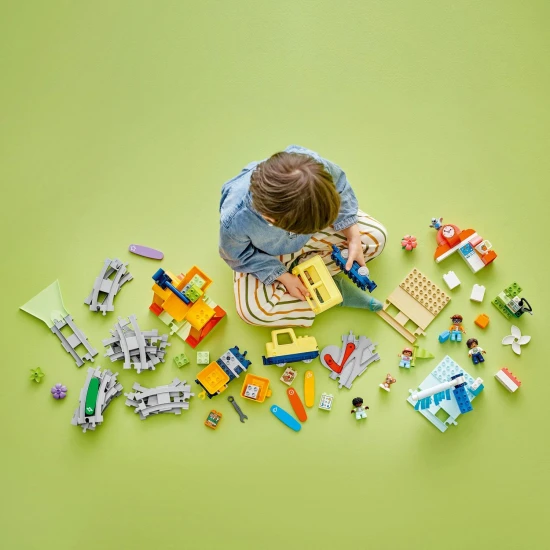 LEGO DUPLO Nagy interaktív közösségi vonat karakterekkel és akciókockákkal