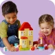 Peppa Pig a LEGO® DUPLO®-val ünnepli születésnapját – dekoráció, torta és szórakozás egy pónival és egy birkával
