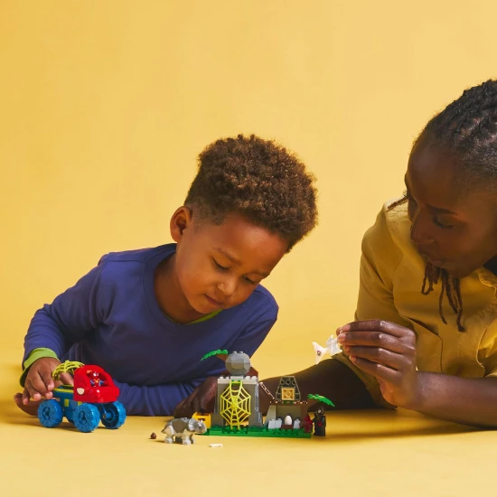 LEGO® Marvel 11199: Pók csapata és Dinosaur Rescue with Truck – Akcióminifigurák és dinoszauruszok.