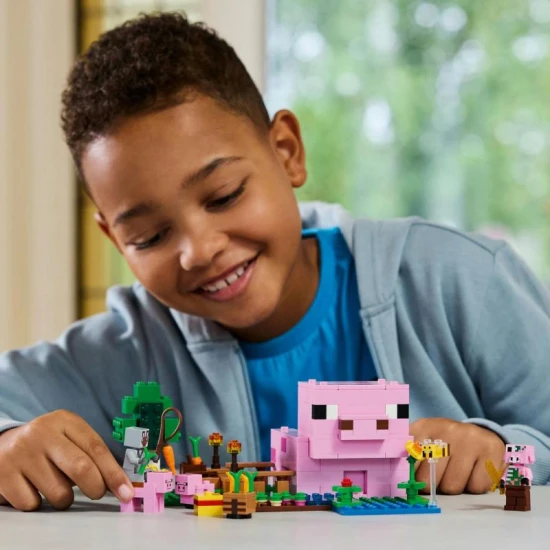 LEGO Minecraft Malacház 21268 – építőkészlet piglinnel, állatokkal és farmmal gyerekeknek