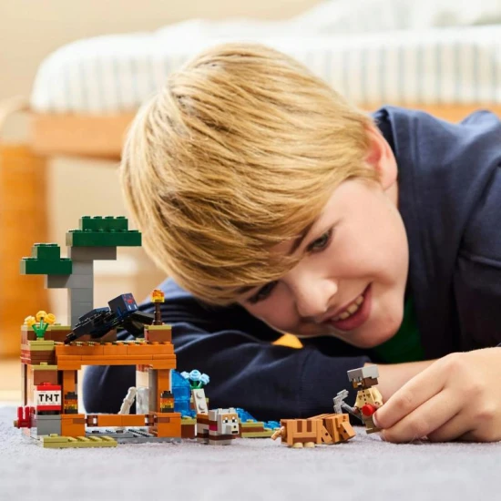LEGO Minecraft 21269 – Bánya expedíció és övesállatok dinamit, bánya és állatokkal