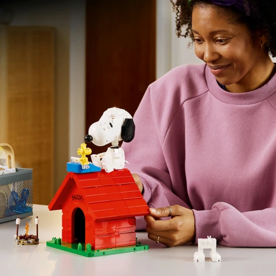 LEGO 21368 Peanuts: Snoopy kutyaháza LEGO 21368 Peanuts: Snoopy kutyaháza