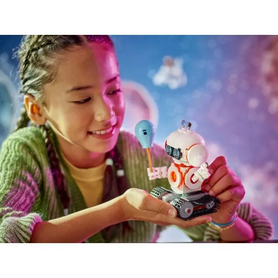 LEGO CREATOR Space Robot - robot, űrkutya és rakéta egy készletben mozgó alkatrészekkel és egy fénykockával.