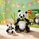 LEGO CREATOR Vadon élő állatok: Panda család - panda kölyökkel a dzsungelben és különféle újraépíthető állatmodellekkel.