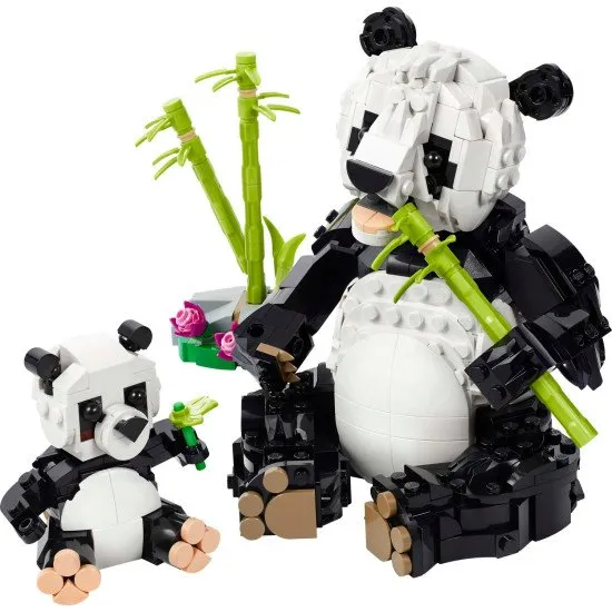 LEGO CREATOR Vadon élő állatok: Panda család - panda kölyökkel a dzsungelben és különféle újraépíthető állatmodellekkel.