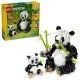 LEGO CREATOR Vadon élő állatok: Panda család - panda kölyökkel a dzsungelben és különféle újraépíthető állatmodellekkel.