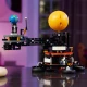 LEGO® Technic Planet Earth and Moon in Orbit (42179) – modell pálya- és forgáskijelzővel, működő főtengellyel és a Hold fázisainak képeivel