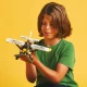 LEGO® Technic 42198 Repülőgép a távoli területekre – Forgó propellerrel és zebrával rendelkező modell.