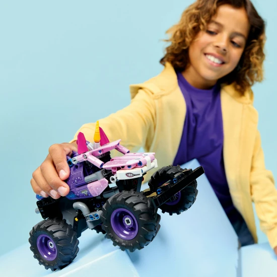 LEGO 42220 Monster Jam™ Sparkle Smash™ húzdel motorral LEGO 42220 Monster Jam™ Sparkle Smash™ húzdel motorral