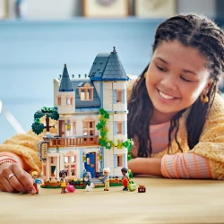 LEGO Friends 42638 Szálloda a kastélyban