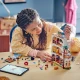 LEGO Friends Stílusos szálloda egy kastélyban francia dizájnnal, luxuslakosztály karmos lábfürdővel, télikert, recepciós pult és egy titokzatos tetőtér, tele történelmi műtárgyakkal.