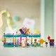  LEGO® Friends 42649 Heartlake édességbolt 3 karakterrel és szórakoztató játékkellékekkel.