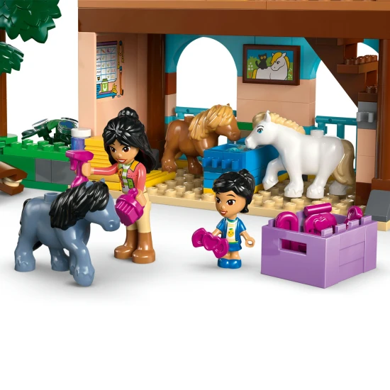 LEGO Friends 42654 Pónifarm és istálló – minibabák, pónik, macska, kocsi és kiegészítők kreatív játékhoz