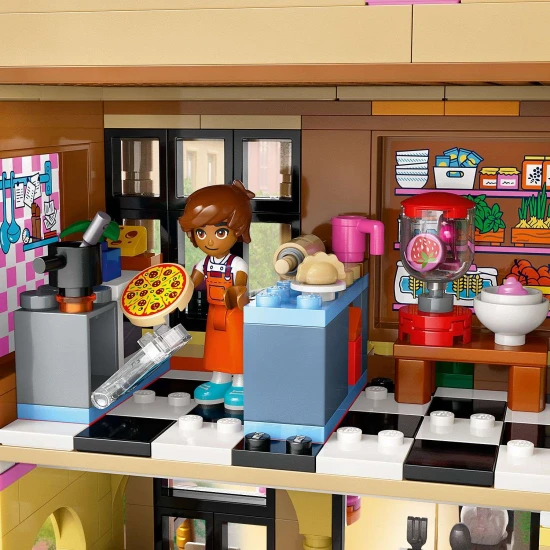 LEGO Friends étterem kiegészítőkkel teli konyhával