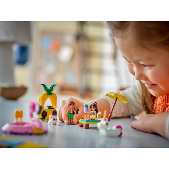 LEGO Friends 42658 Szórakozás a medence mellett egy unikornissal és egy flamingóval LEGO Friends – Szórakozás a medence mellett egy flamingóval és egy unikornissal