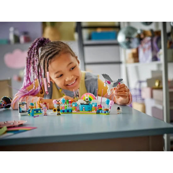 LEGO Friends 42661 Jelmezparti egyszarvúval és tündérrel LEGO Friends jelmezparti, tele varázslattal és fantáziával