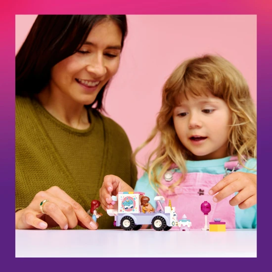 LEGO Friends 42675 Egyszarvú szállítóautó tortával