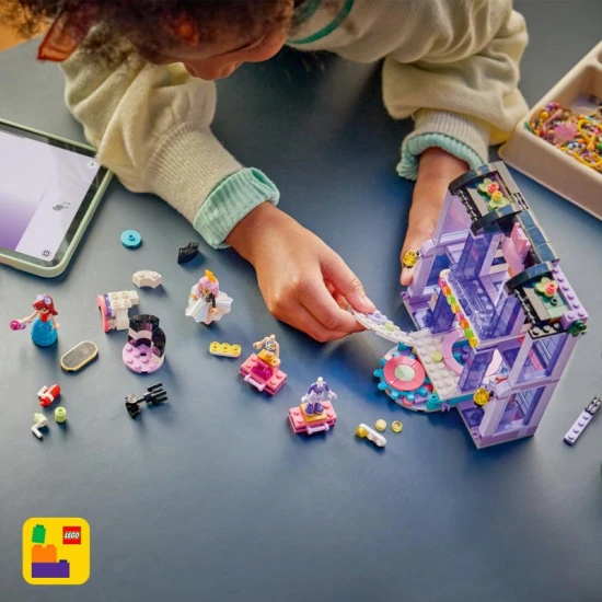 LEGO Friends 42685 Divatbemutató Heartlake városában